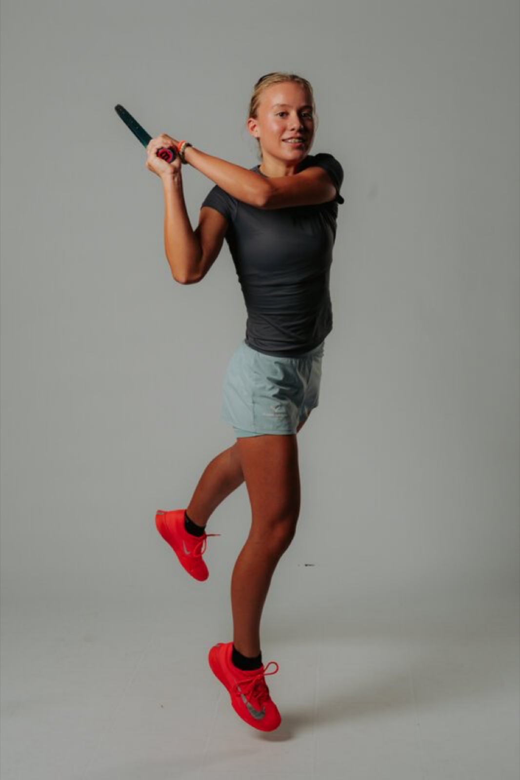 Hanna Aurnhammer auf dem Tennisplatz