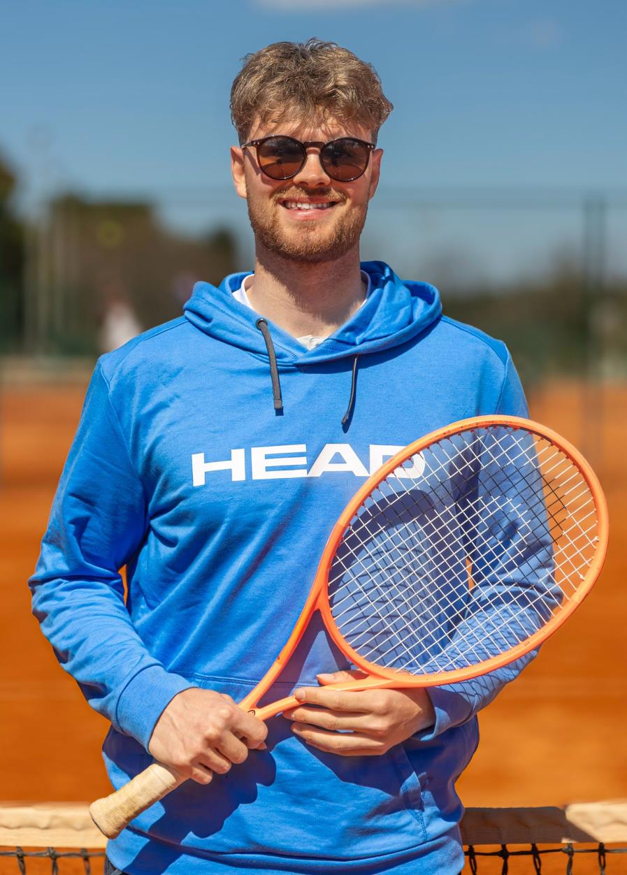 Nico Schoder auf dem Tennisplatz