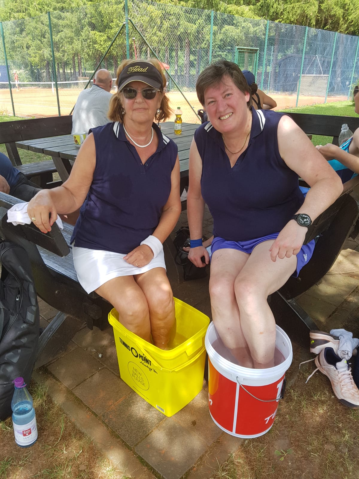 20210619 Damen 50 Fussbad